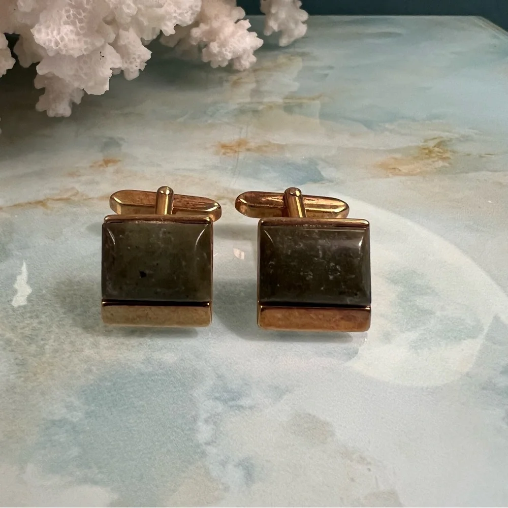 Vintage Gold Tone with Green Stone Cufflinks